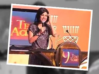 I'd like to kiss Deepika: Priyanka Chopra