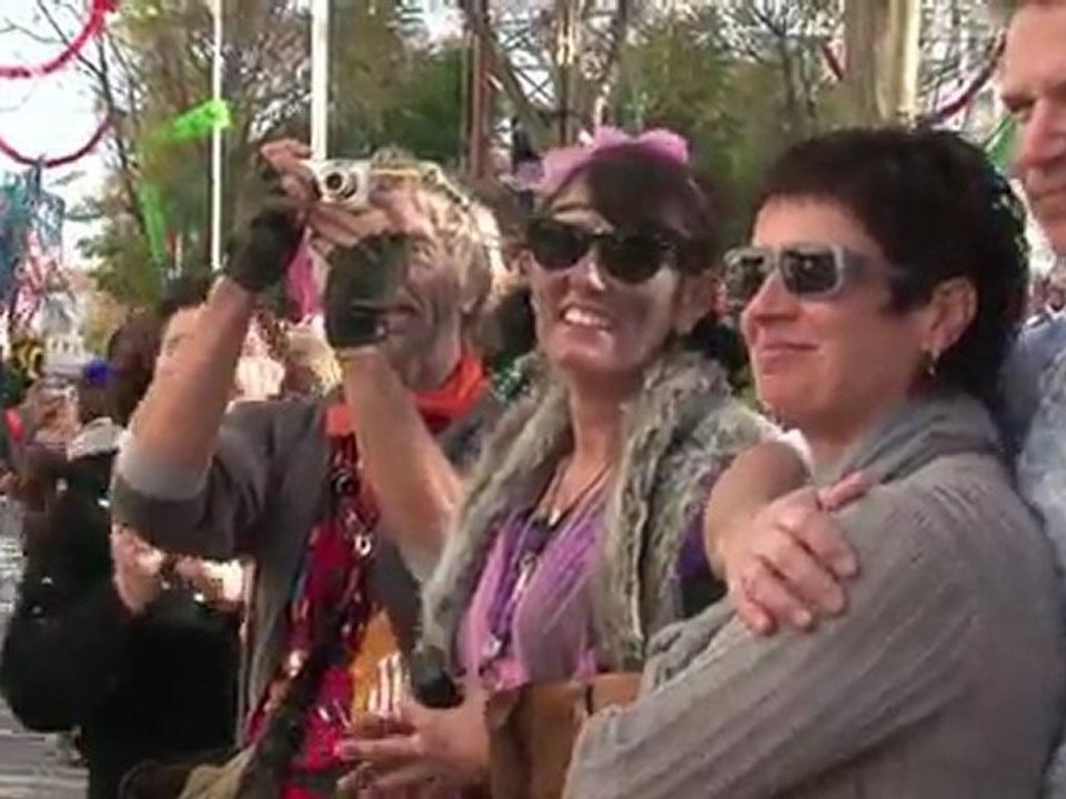 Karneval mit 'Merkozy': Portugal lacht die Krise weg