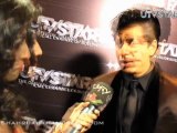 UTVGroup - Shah Rukh Khan almost cuts his finger! - EXCLUSIVE - UTVSTARS