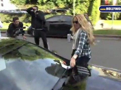 Lindsay Lohan Runs Into More Trouble on Peck Street