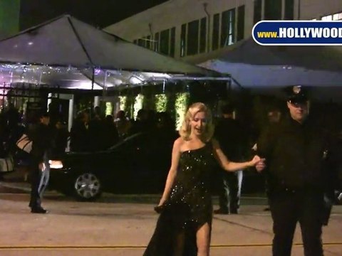Josh Duhamel, James Franco and Alec Baldwin Take Time to Greet Fans Outside of the SAG Awards