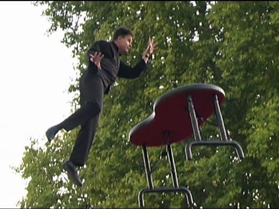 Esprit Magique # 2 Une table en lévitation