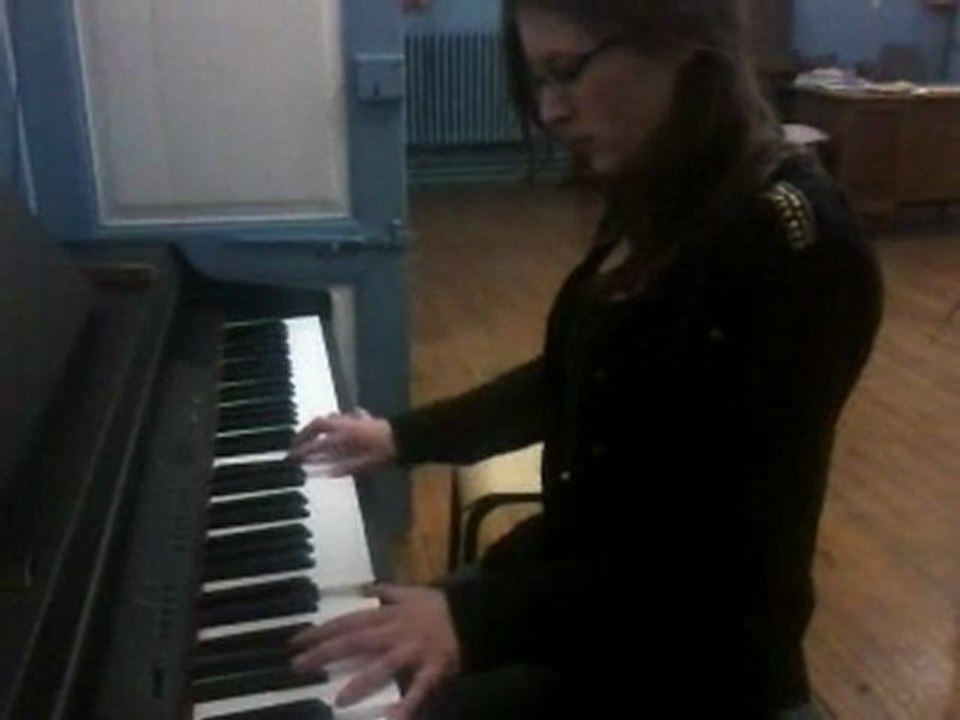 Lea: Feeling Good by Muse on piano