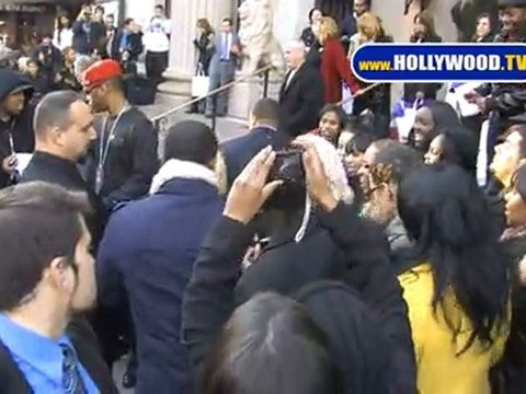 Nicki Minaj Signs Autographs in New York