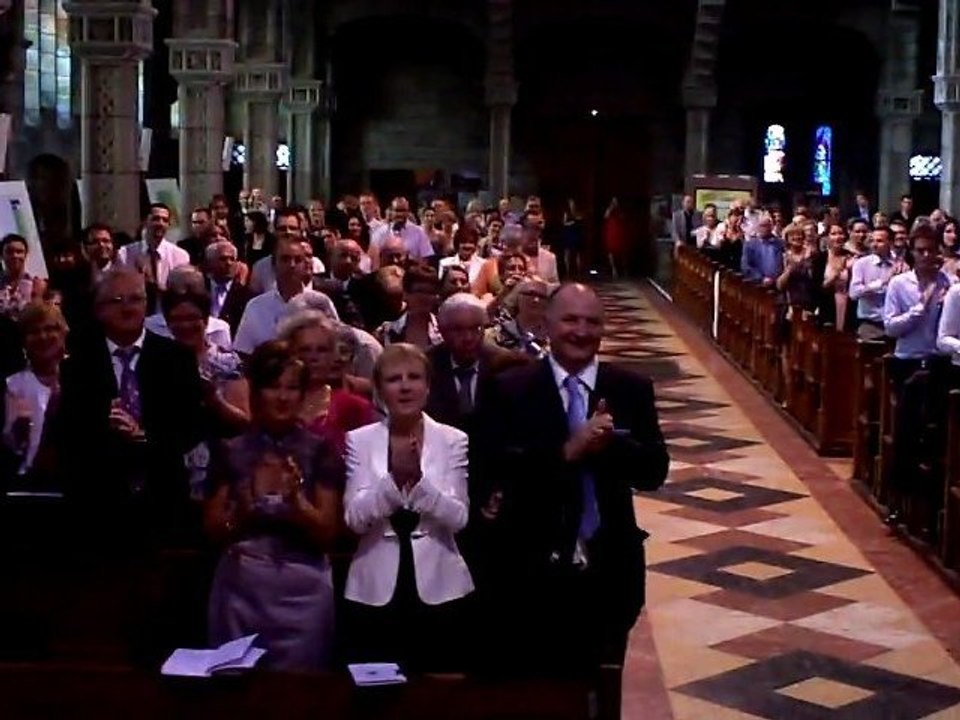 CLIP0040MARIAGE D ELSA