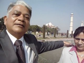 Hari & Aruna Sharma at Magnificiant Taj Mahal, Agra Jan 29, 2012 after 23 years