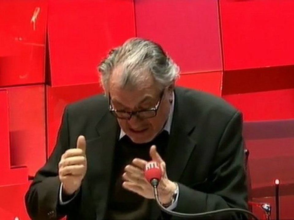 Serge July : "François Hollande passe l'écrit"