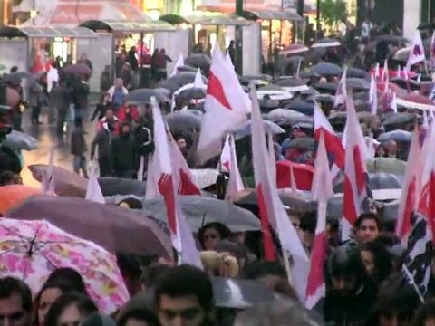 Greek unions protest amid debt default warning