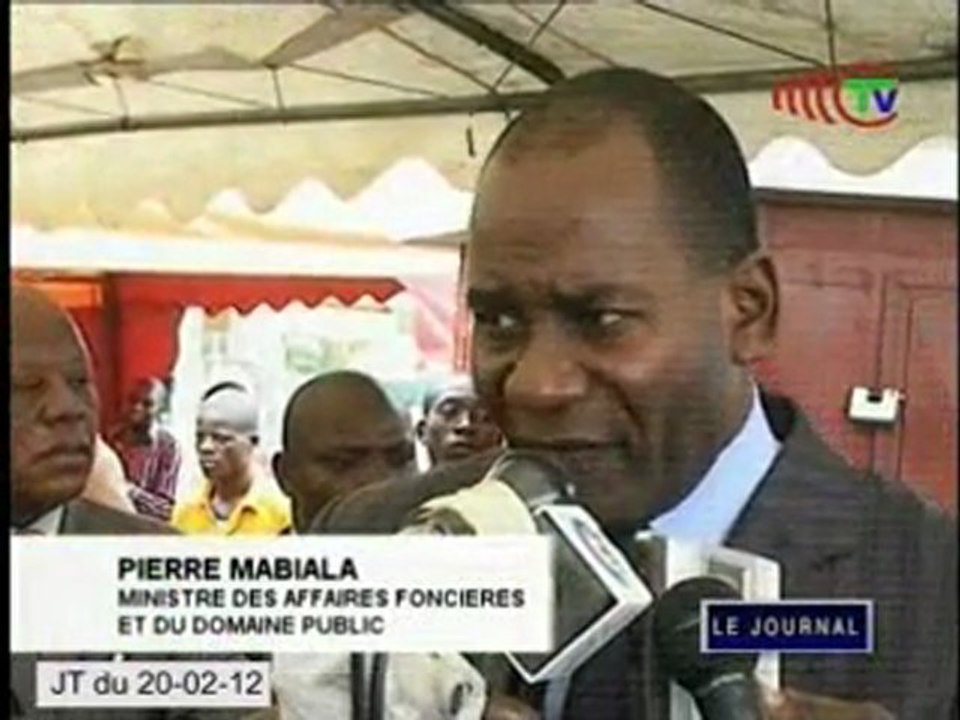 Remise de matériel aux agents du cadastre du Kouilou et de Pointe-Noire