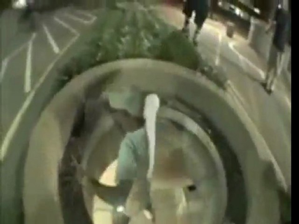 Extreme roller skating fail