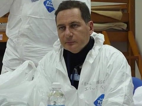 Eric Besson visite la centrale japonaise de Fukushima