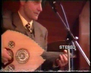 sinan özen kapına kırmızı bir gül bıraktım