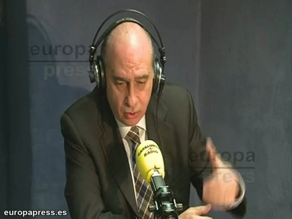 Interior: "Actuaremos hasta la disolución de ETA"