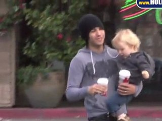 Pete Wentz and Toddler Hit Beverly Glen Starbucks