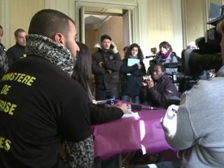 Occupation d'un hôtel particulier à Paris pour parler des banlieues