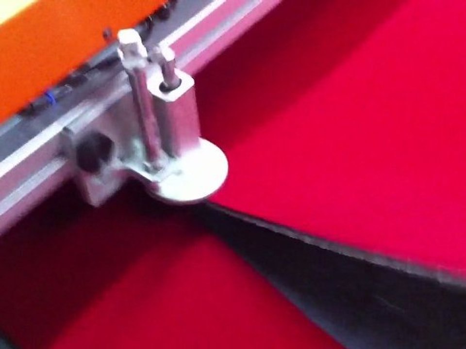 Tracé et découpe sur tissu