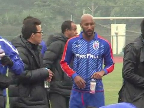 Nicolas Anelka joue son premier match amical à Shanghai