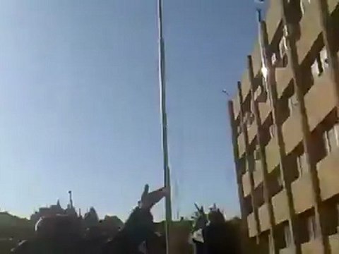 فري برس جامعة حلب ترديد شعار الثوار تلبية ولعن حافظ وبشار20 2 2012