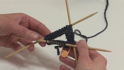 How To Knit With Double Point Knitting Needles