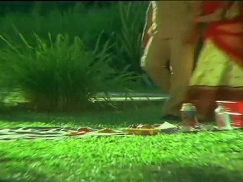 Taxi Driver - Jaya Pradha Proposes Krishnam Raju
