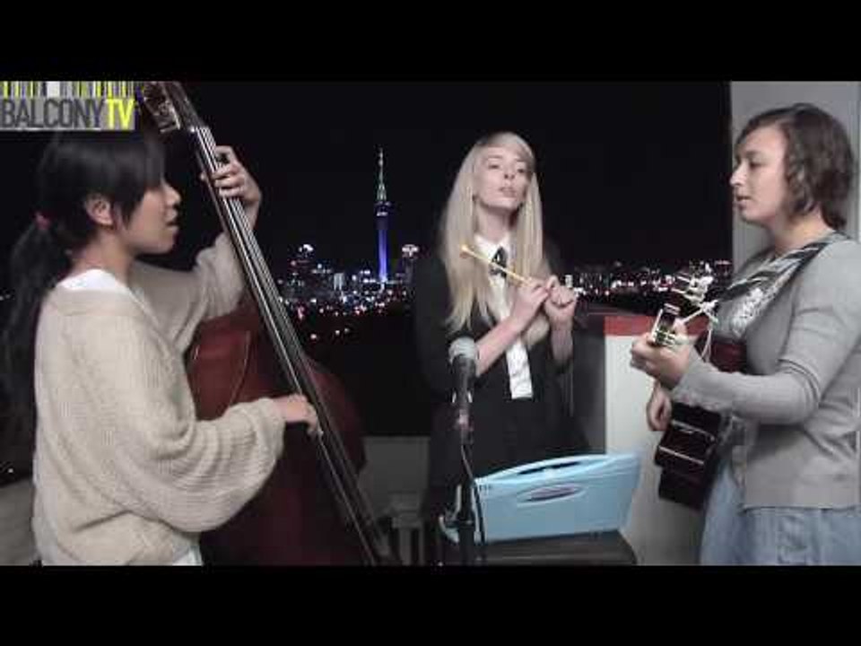 TEA CUPS (BalconyTV)