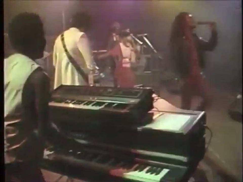 Black Uhuru Tear It Up 1981