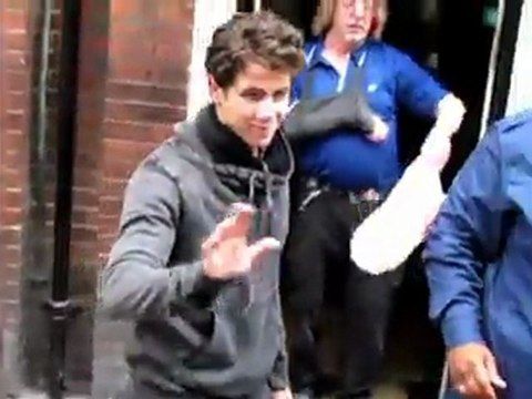 Nick Jonas Splits With Delta Goodrem