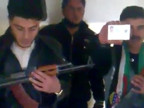 فري برس حماه المحتلة إنشقاق جماعي لعناصر من قوى الأمن الداخلي في حماة 21 2 2012