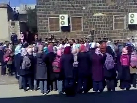 فري برس درعا إنخل مظاهرة طلابية نصرة لحمص وباباعمرو والمدن المحاصرة 21 2 2012