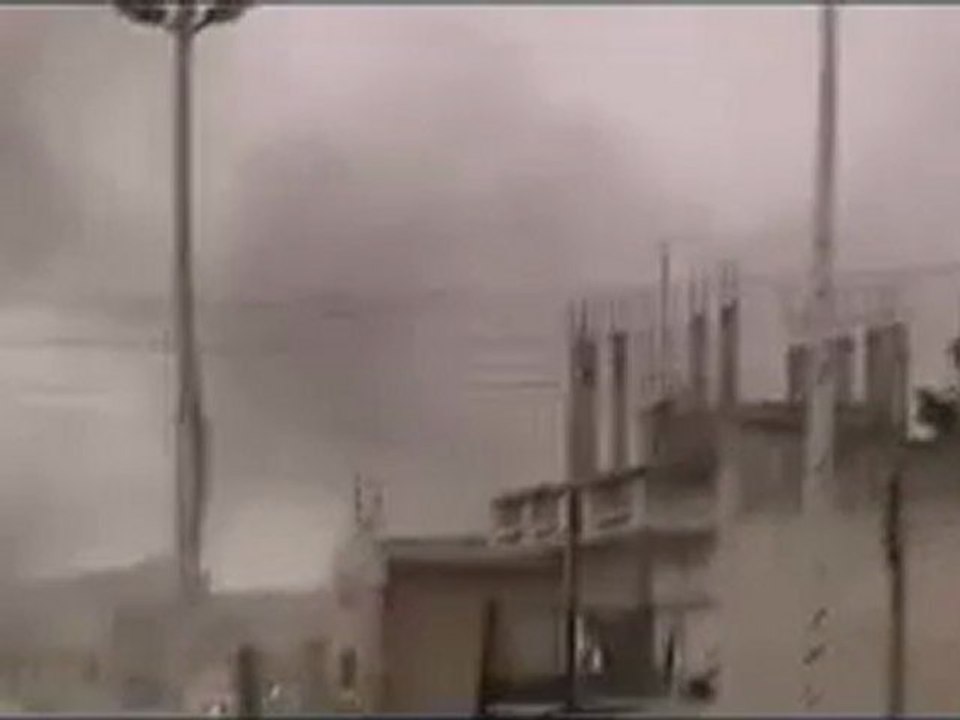 فري برس   حمص باباعمرو القصف المتواصل على الحي