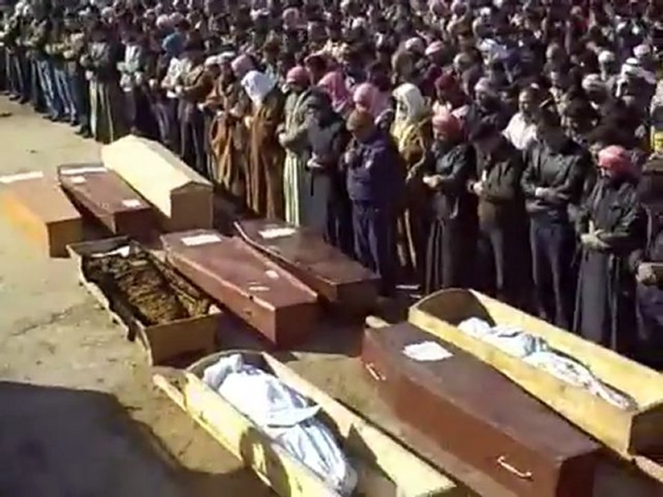 فري برس   حماة كفرنبودة تشييع 12 شهيد من شهداء المجزرة 16 2 2012