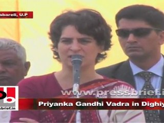 Priyanka Gandhi Vadra in Dighiya (Raebareli) explains the development works done by the Centre
