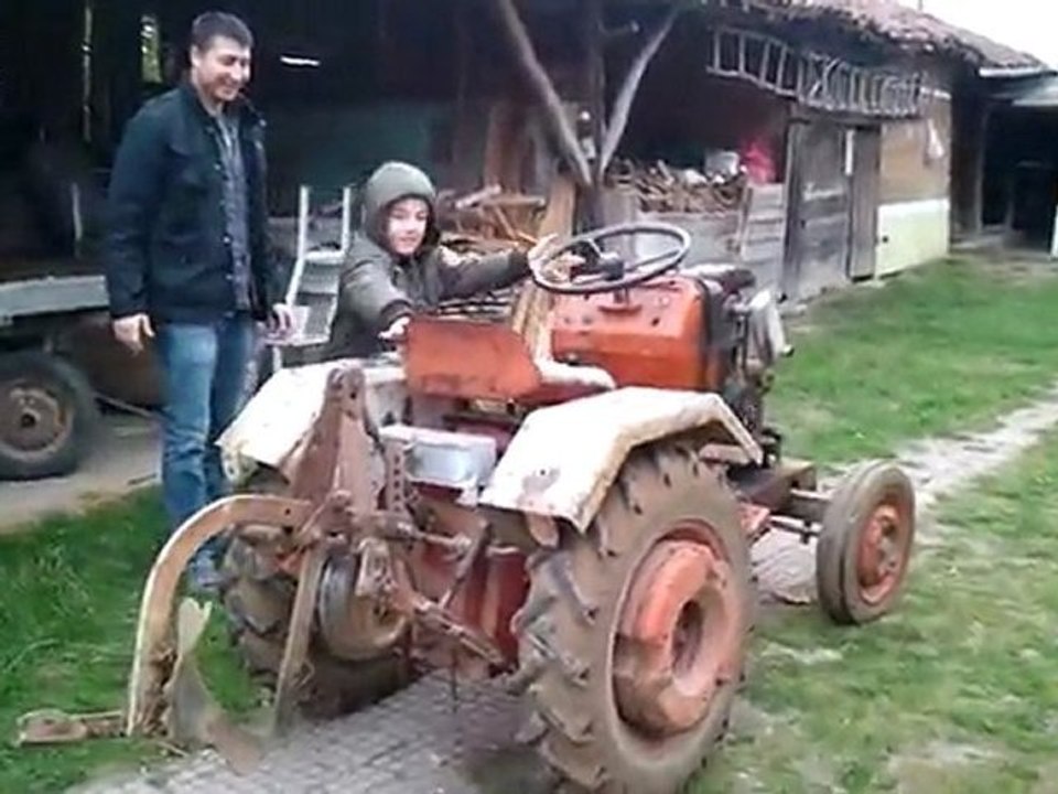 Usta Traktör Şoförü :D