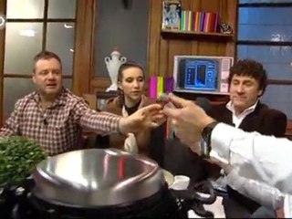 Gaufrier KITCHENAID et tablette QOOQ présenté par webdistrib.com