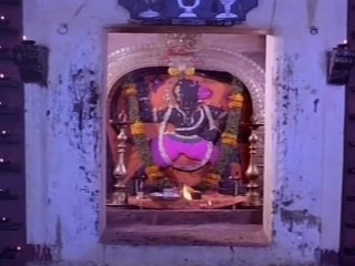 Devi Parasakthi - zamindar challenges Tantri