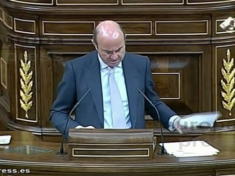 De Guindos anuncia en el Congreso dación en pago