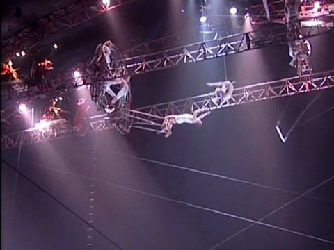 Derrière les mailles du filet - Extrait