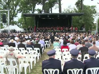 New Zealand pays silent tribute to quake dead