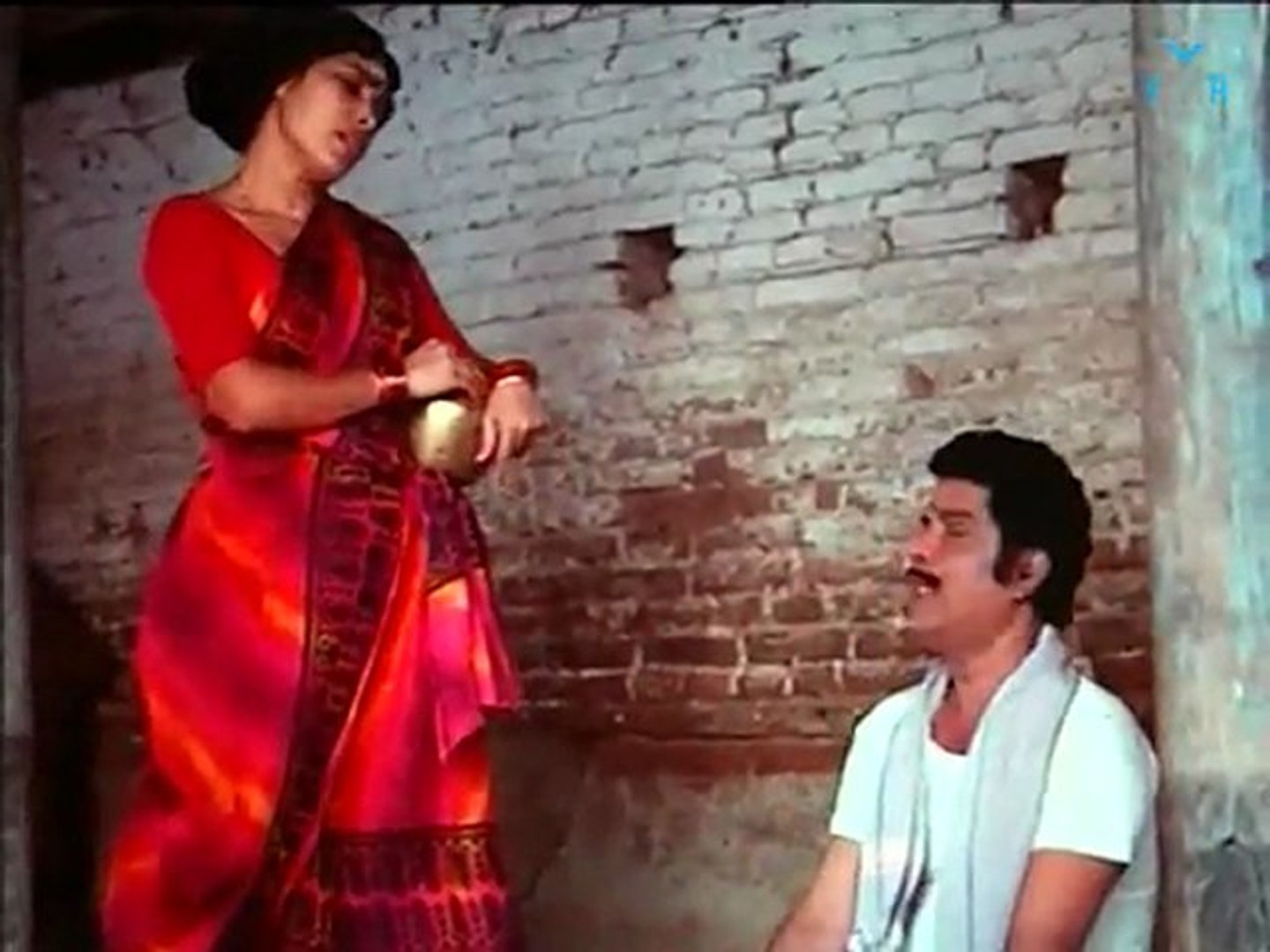 1440px x 1080px - Thambikku Oru Pattu - Kovai Sarala Sexy Milking - VidÃ©o Dailymotion