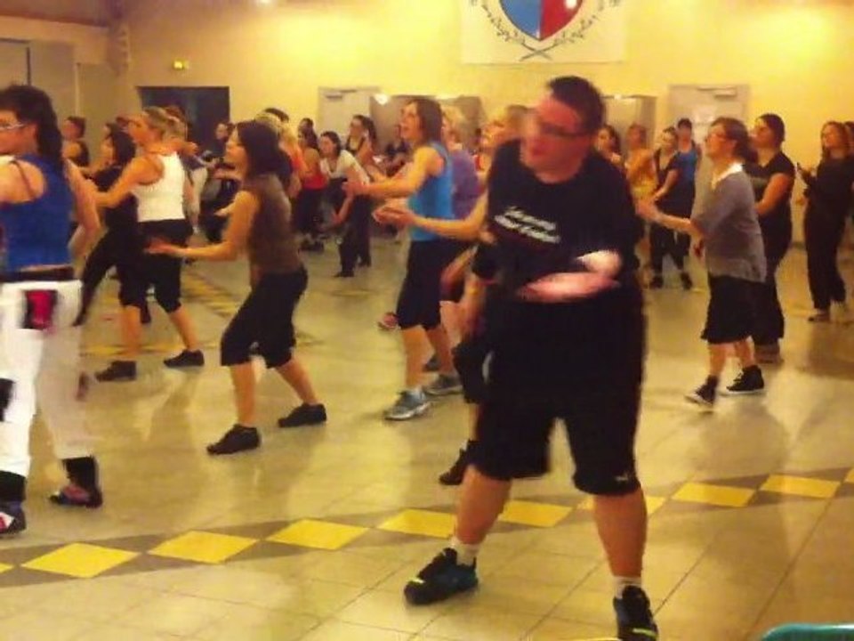 Lili Zumba :  Ai se eu tu pego ( Cours Helfaut)