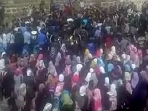 فري برس إنخل مظاهرة طلابية نصرة لحمص وبابا عمرو والمدن المحاصرة 22 2 2012 ج2