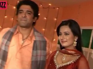 Eijaz Khan gets MOBBED