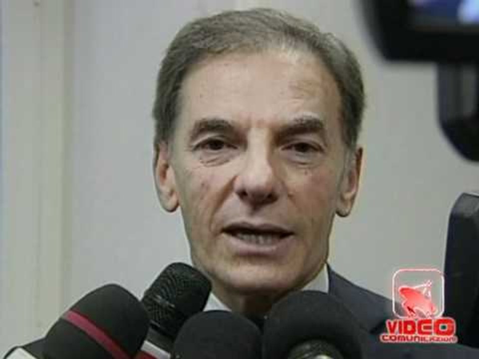 Napoli - Il centrodestra attacca de Magistris  (21.02.12)