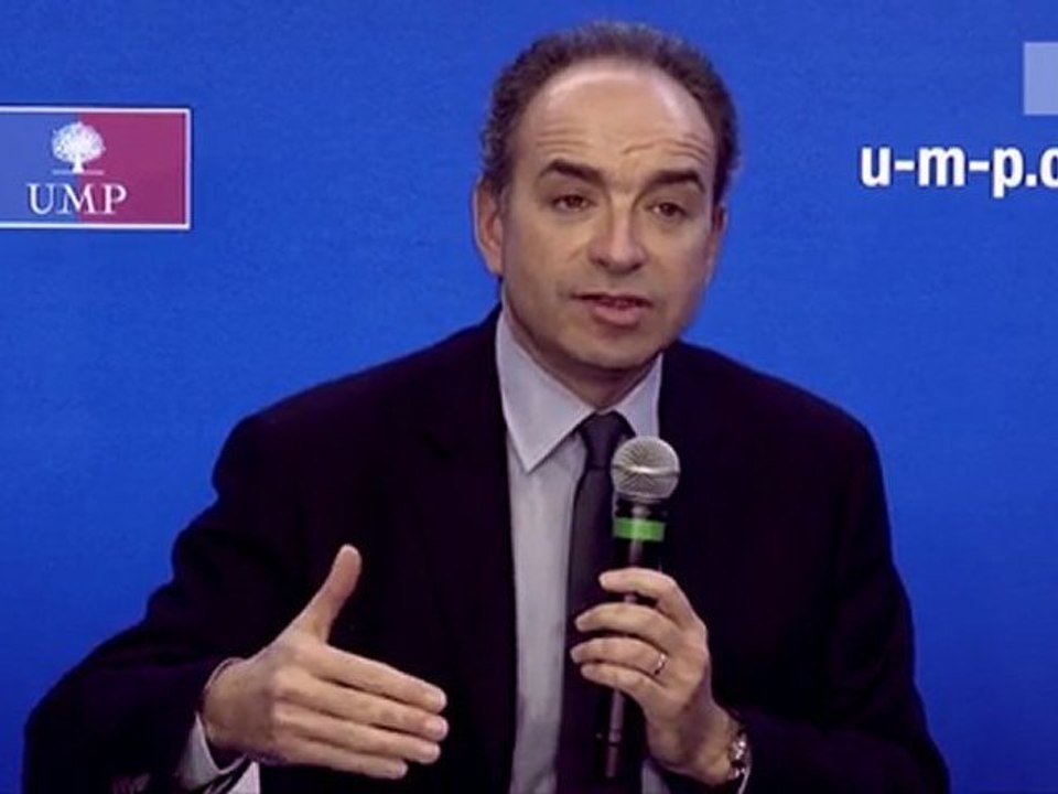 UMP : « François Hollande doit sortir de la situation de planque dans laquelle il est ! »