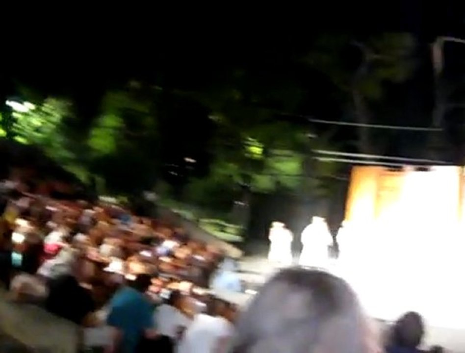 Λυσσιστράτη, Βασίλης Τσιβιλίκας