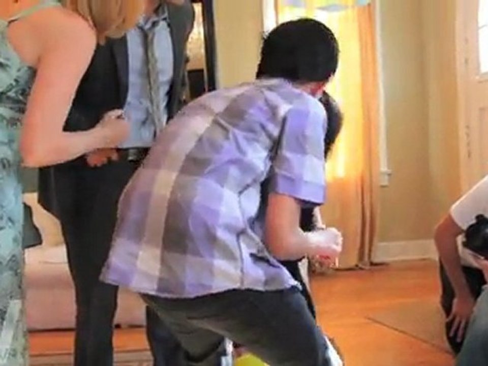 "Home is Where the Hans Are" - Extras 4: More Behind ...