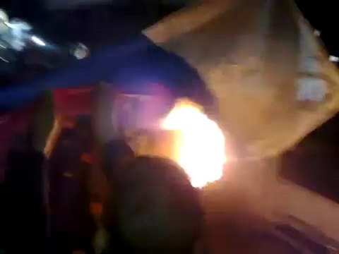 فري برس ريف دمشق عربين المنكوبة حرق العلم الروسي في مسائية 22 2 2012