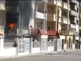 فري برس  حمص   حي الإنشاءات احتراق أحد المنازل نتيجة سقوط صاورخ عليه 22 2 2012