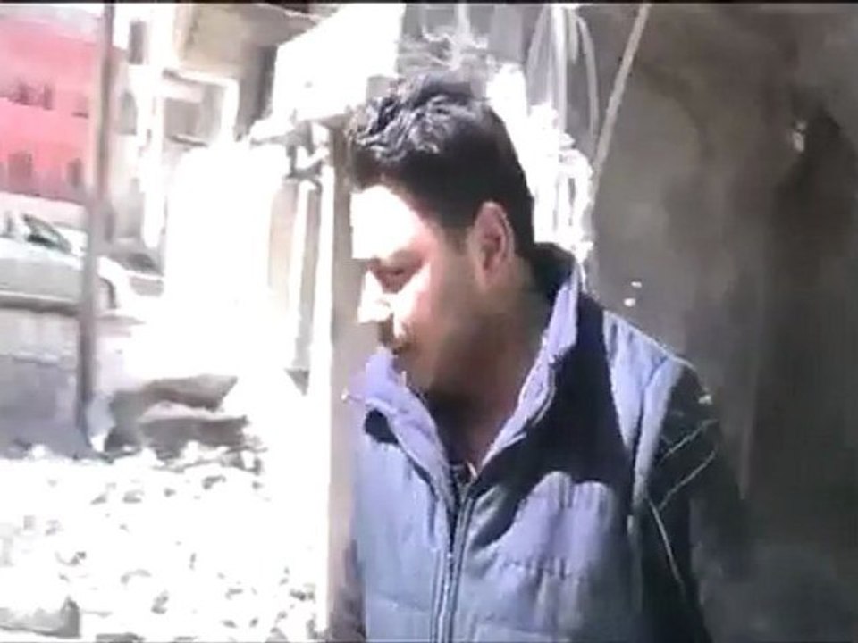 فري برس  باباعمرو هام جدا الصحفيين تحت الأنقاض  22 2 2012