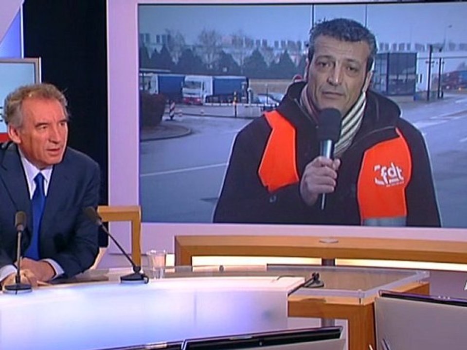 François Bayrou répond à un syndicaliste d'Arcelor Mittal sur iTélé - 230212